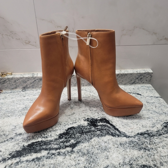 Gianni Bini Connellie Leather Platform stiletto Booties - Picture 7 of 12